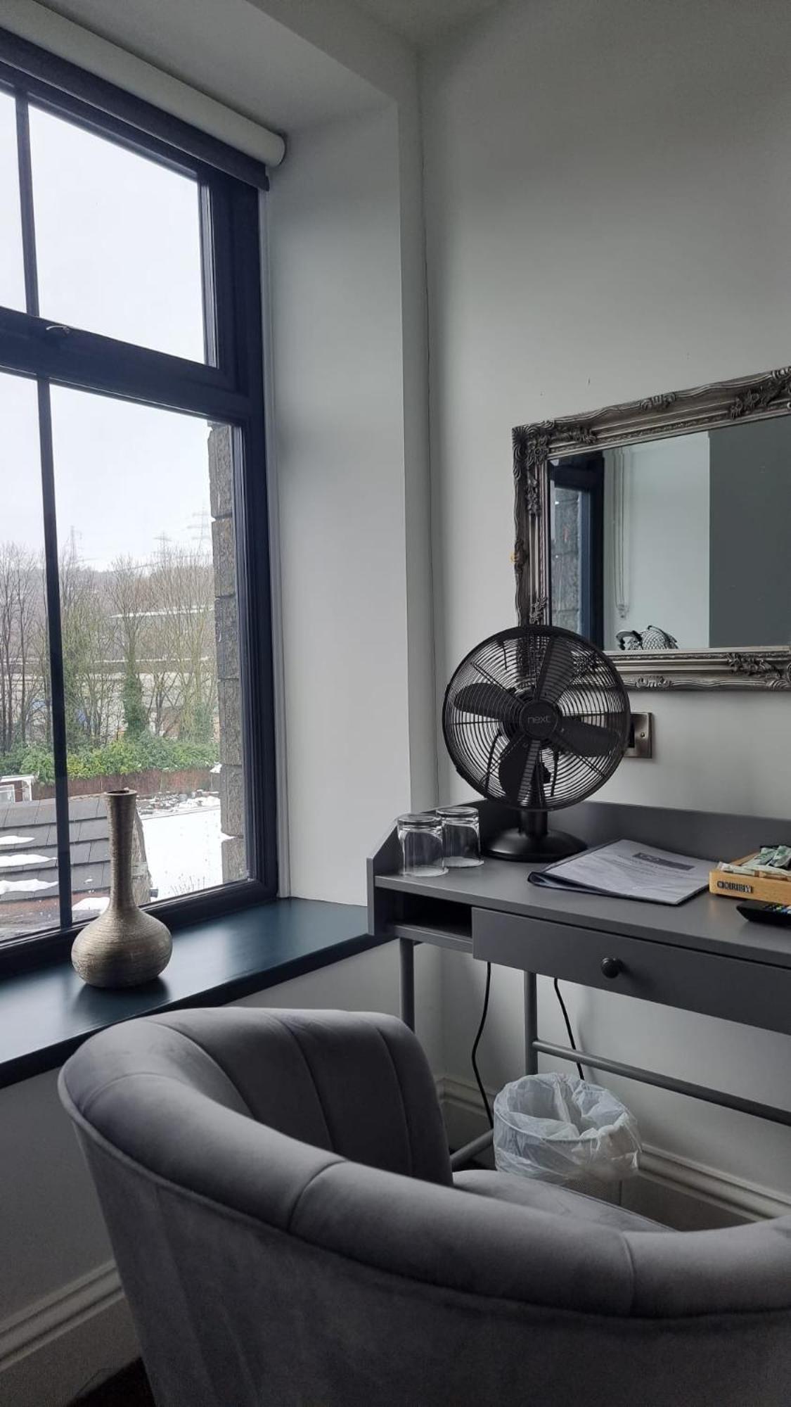 The Friendship Hotel Stocksbridge  Zewnętrze zdjęcie